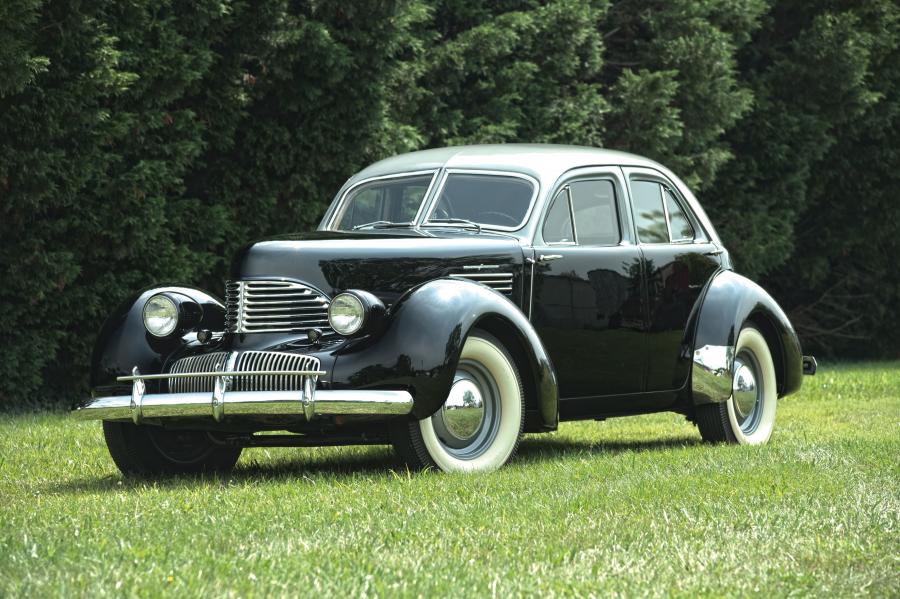  Graham Model 113 Custom Hollywood Supercharged Sedan 1941 года  (фото 29 из 53)